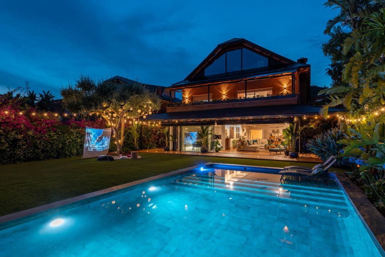 Barcelona'S Tropical Oasis Villa Sant Just Desvern Exterior photo